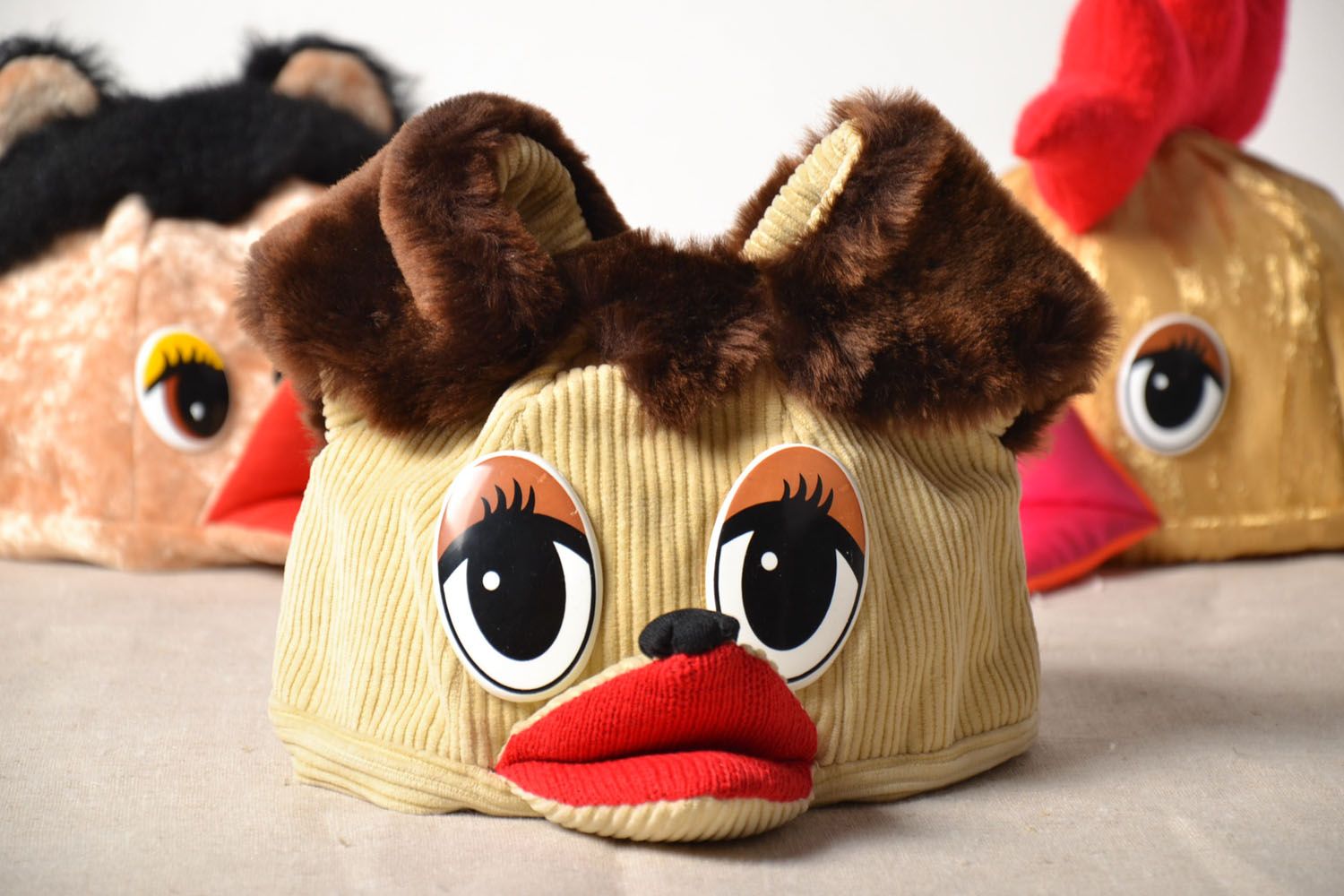 Cappello con orecchie di carnevale fatto a mano accessorio divertente da bambini foto 1