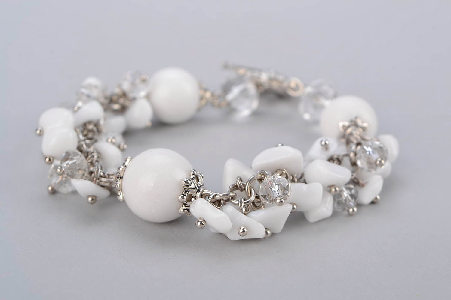 Bracelet with white agate and crystal photo 2