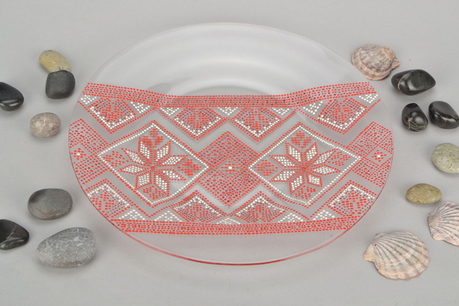 Стеклянная тарелка с росписью Красный орнамент фото 1