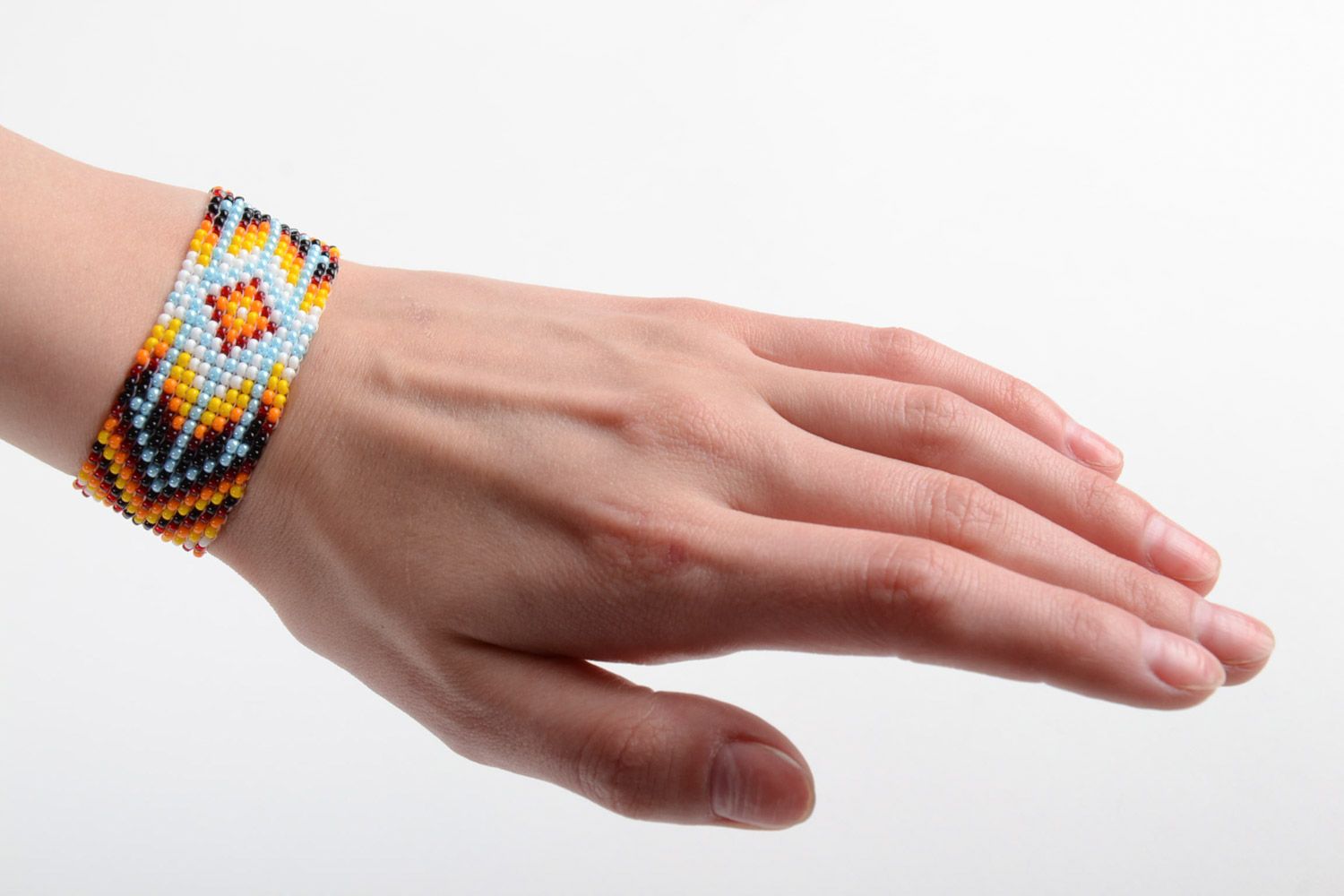 Buntes breites handgemachtes Armband aus Glasperlen im Ethno Stil für Frauen foto 5