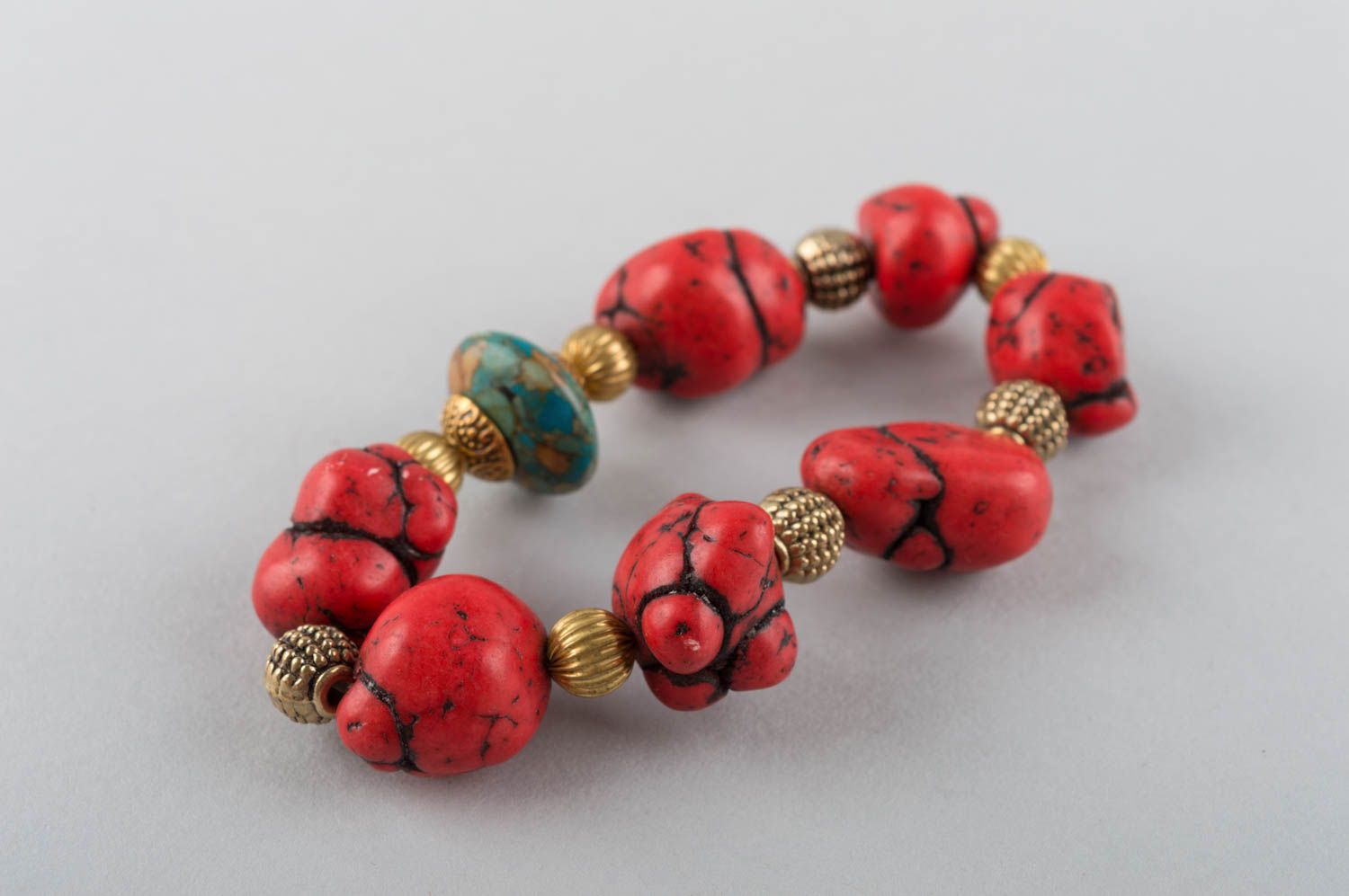 Elegant beautiful red designer handmade bracelet made of coral and brass photo 5