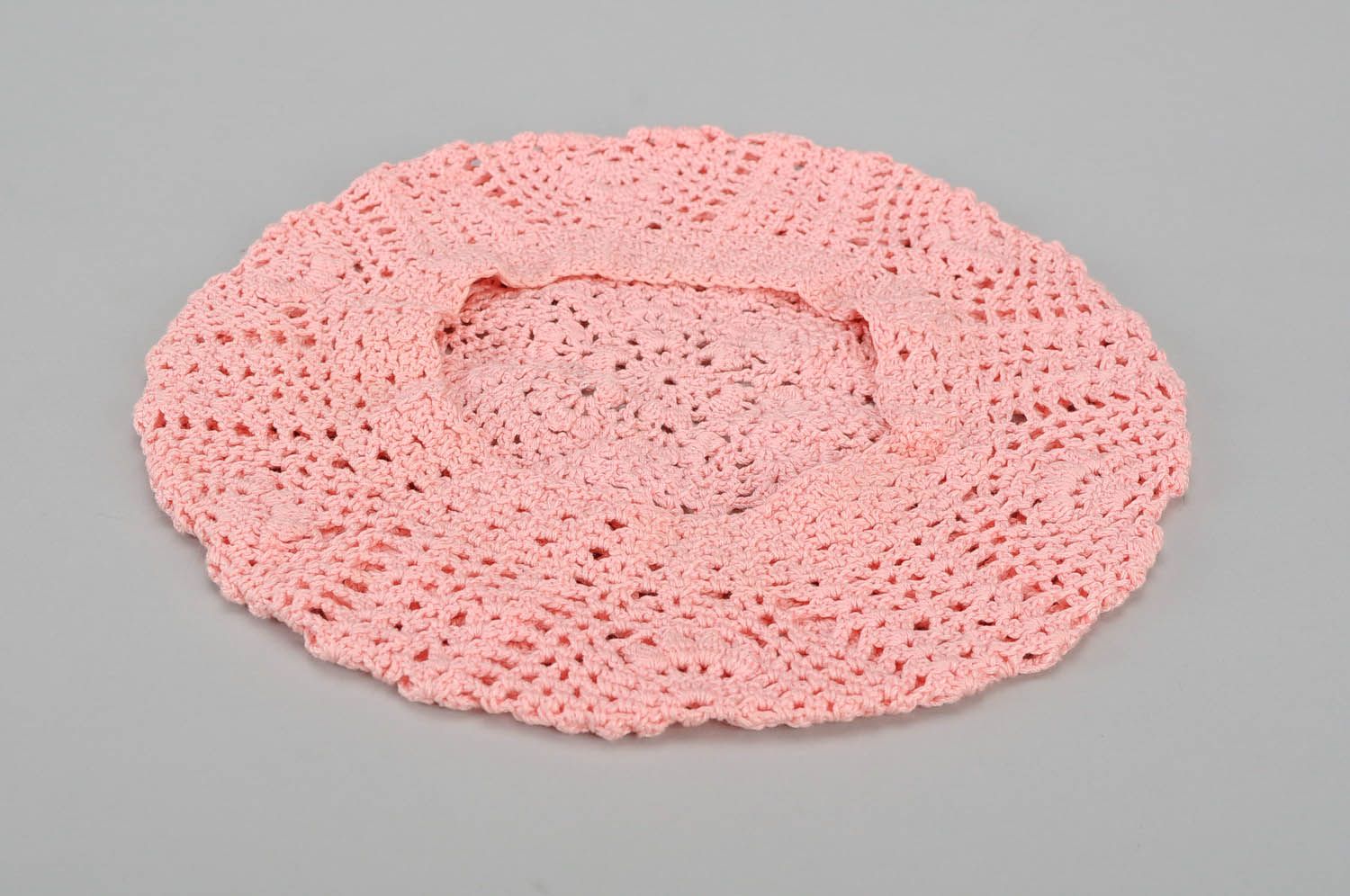 Pink crocheted beret photo 5