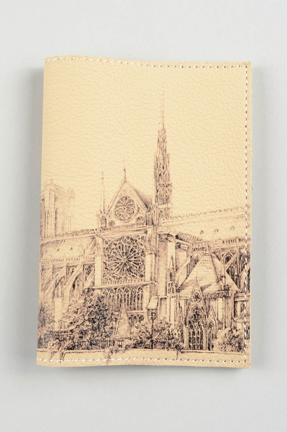 Funda de cuero artesanal regalo original estuche para pasaporte Catedral foto 5