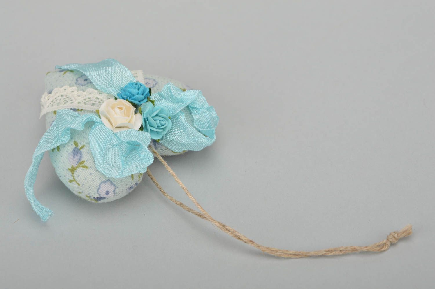 Интерьерная подвеска сердце с цветами с запахом ванили голубое ручной работы фото 4