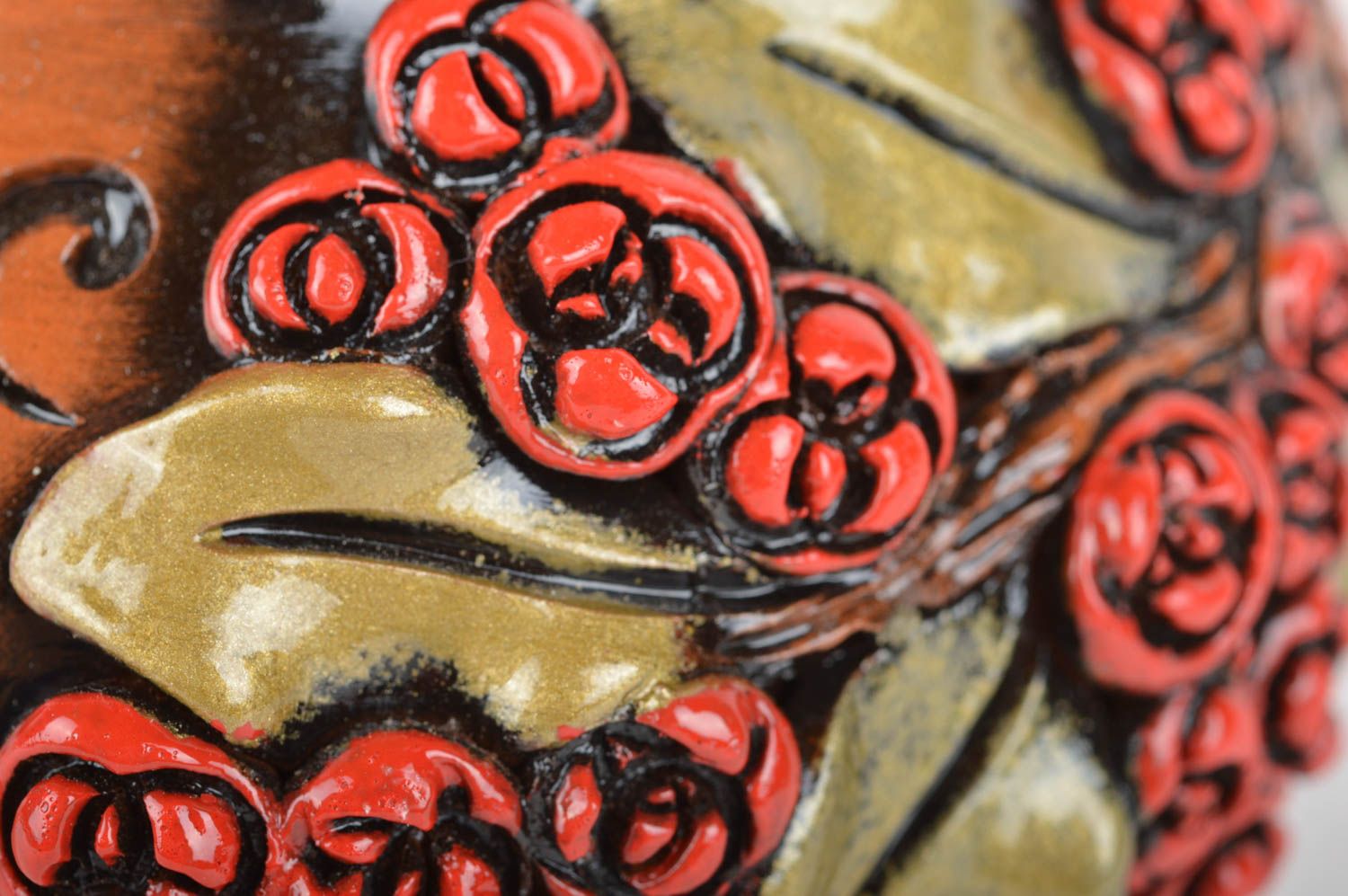 Cruche en argile peinte de glaçure faite main brun avec anse Roses 50 cl photo 3