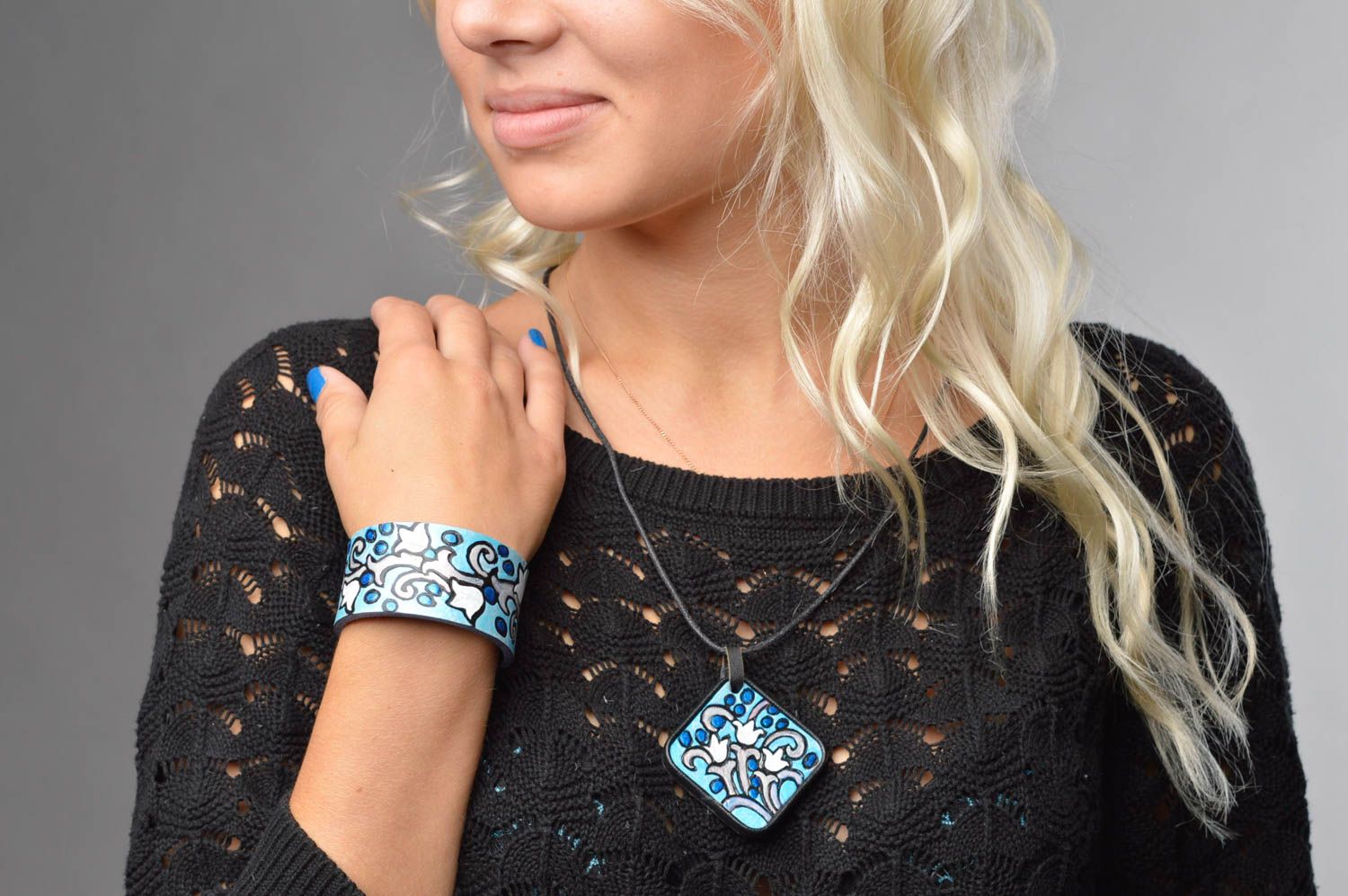 Parure de Bijoux faits main Bracelet et pendentif bleus cuir Cadeau pour femme photo 5