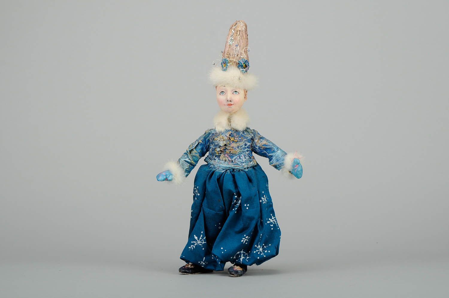 Авторская сувенирная кукла Снегурочка в синем фото 1