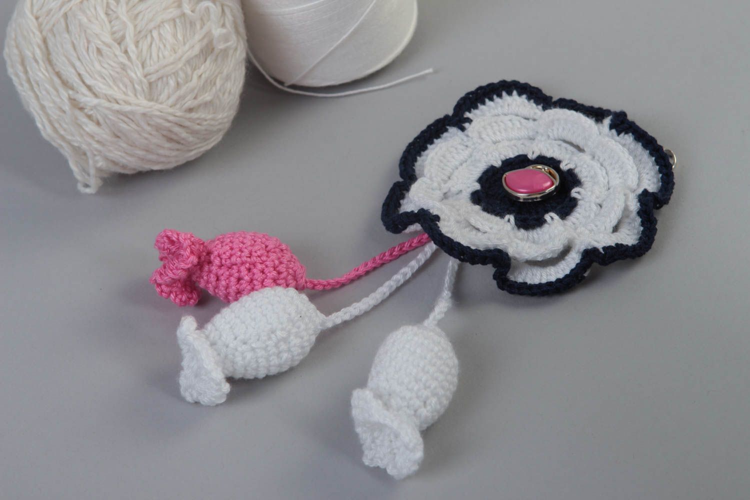 Handmade crocheted brooch flower brooch fashion jewelry present for women photo 1