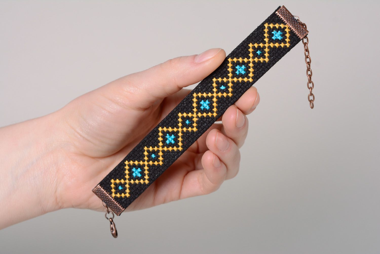 Textil Armband mit Kreuzstichstickerei foto 4