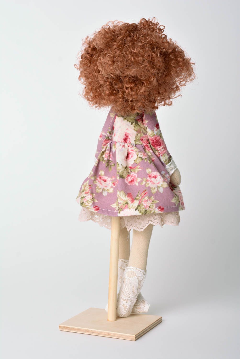 Кукла ручной работы кукла из ткани авторская кукла на подставке из дерева фото 5