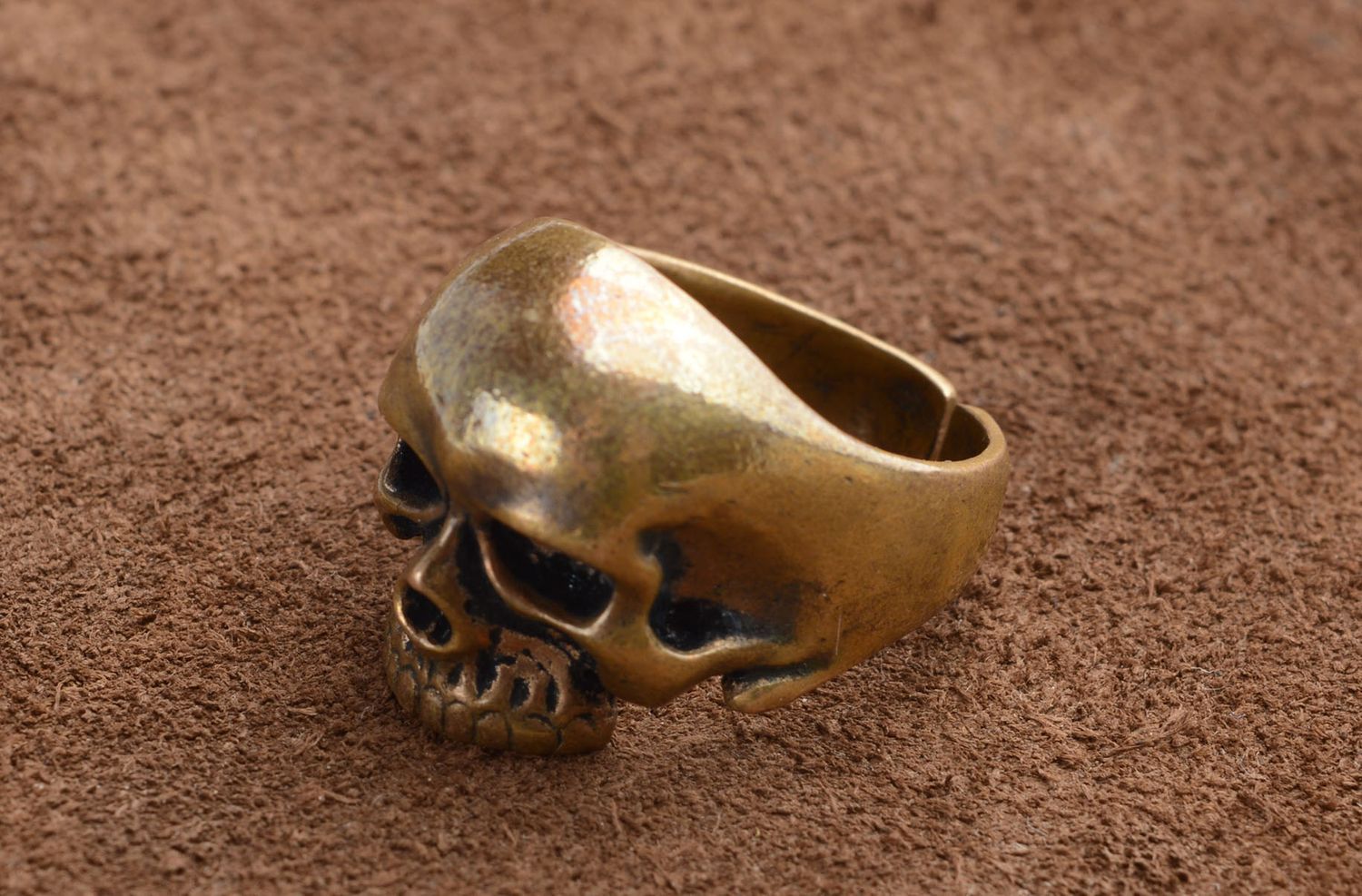 Anillo de bronce hecho a mano cráneo accesorio para hombre regalo original  foto 1