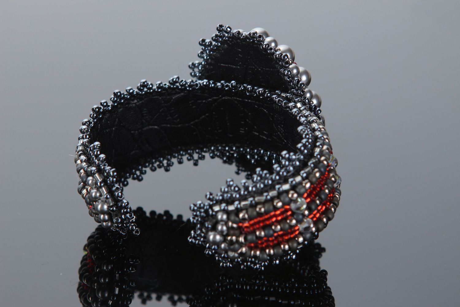Bracelet en perles de rocaille et cristal autrichien fait main gris pour femme photo 3