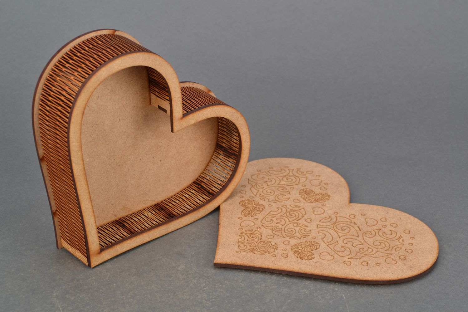 MDF craft blank for heart-shaped jewelry box with ornament  photo 4