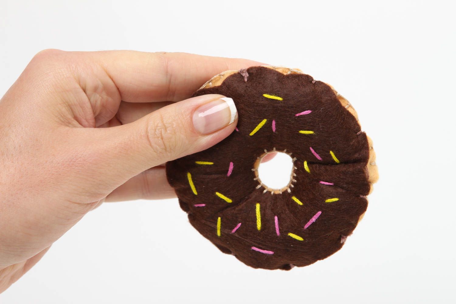 Peluche donut marron faite main Jouet feutrine original Cadeau pour enfant photo 5