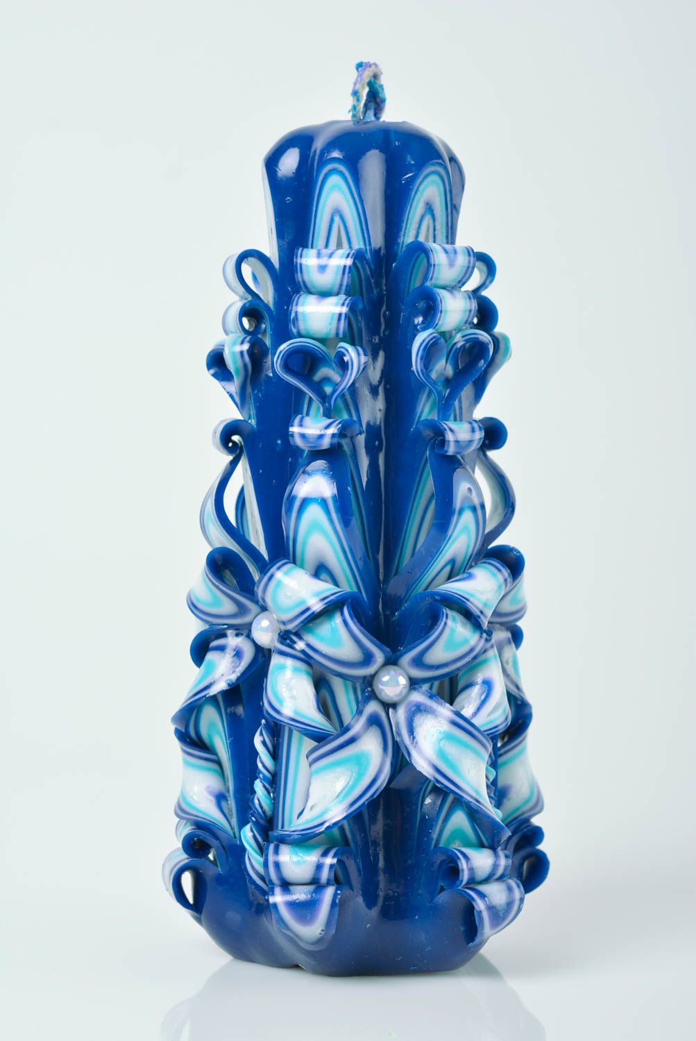 Парафиновая свеча резная ручной работы красивая авторская сине-голубая фото 1