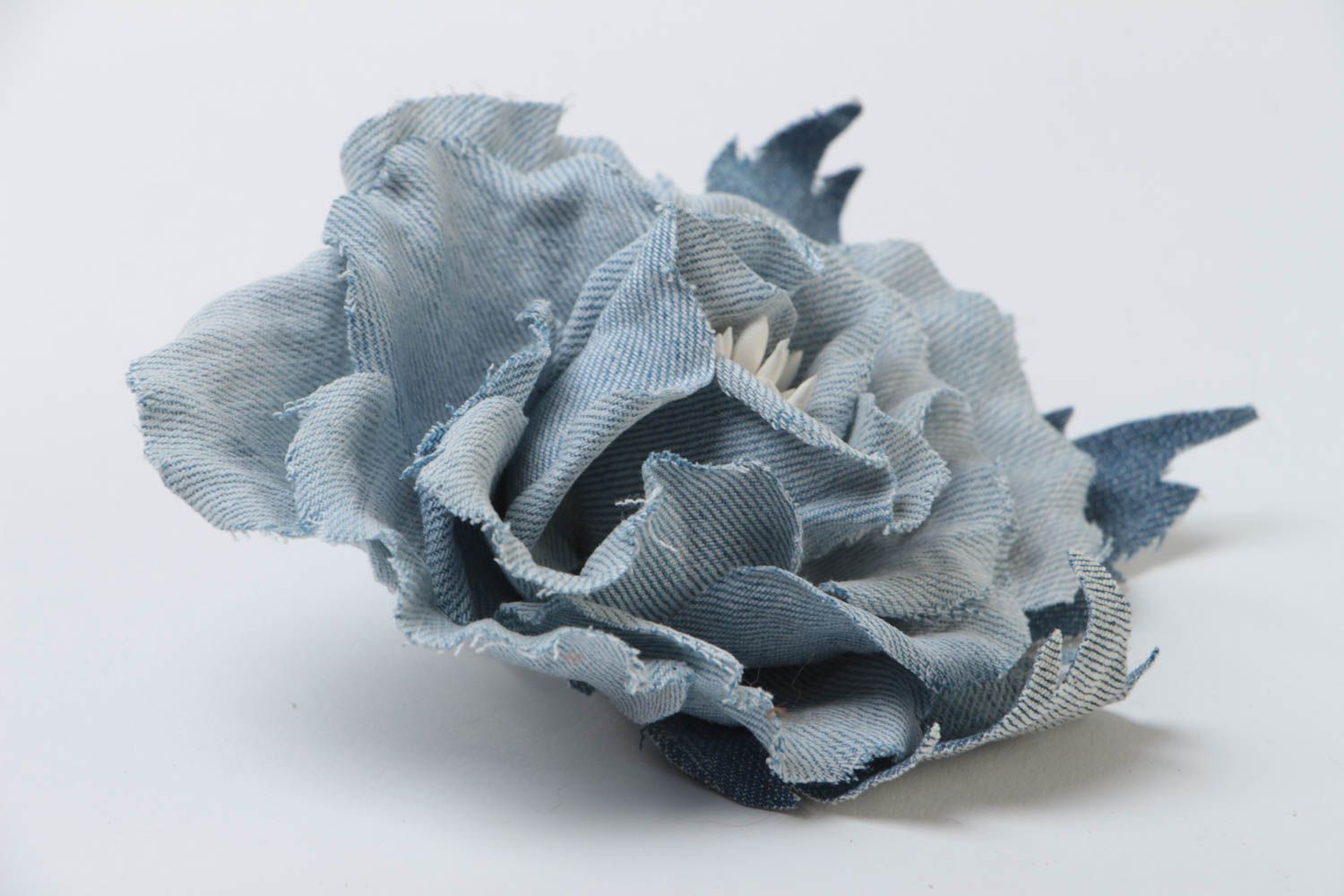 Broche barrette grande fleur en jean faite main originale bleue design photo 3