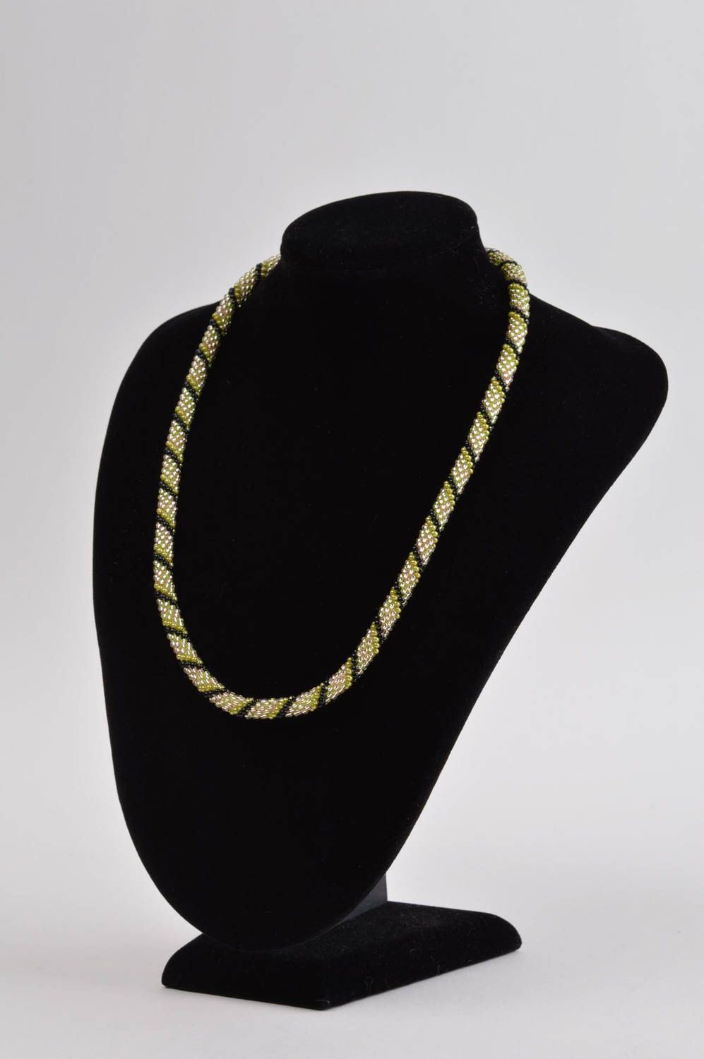 Collier spirale fait main Bijoux perles rocaille Cadeau pour femme original photo 1