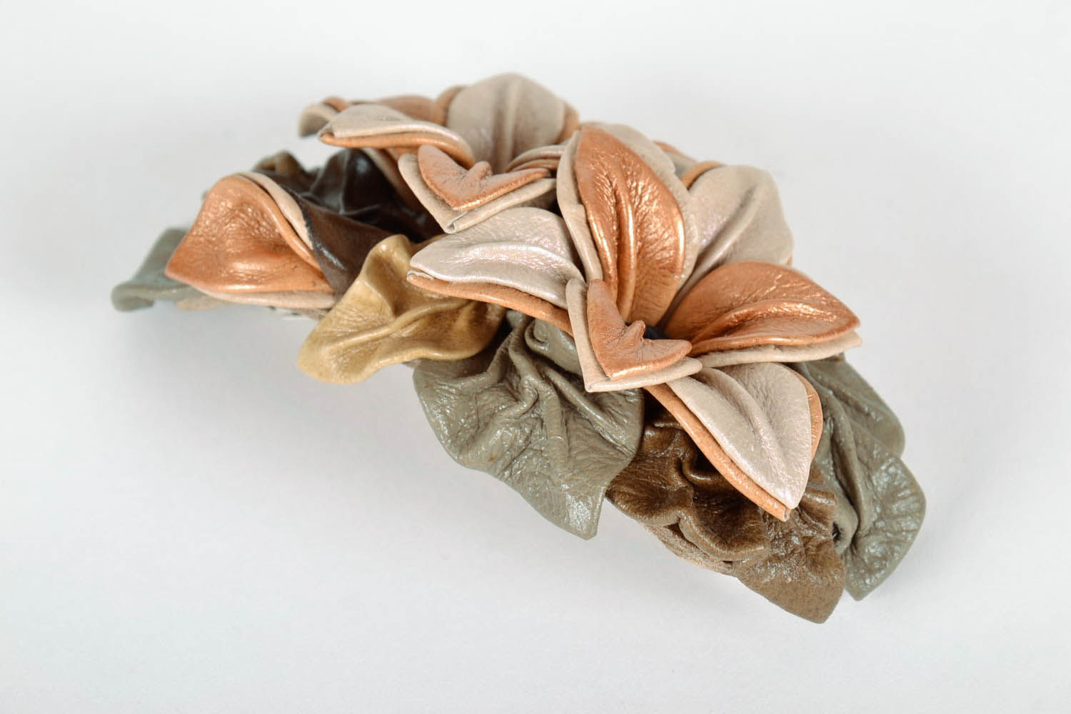 Hairpin with leather flowers photo 1