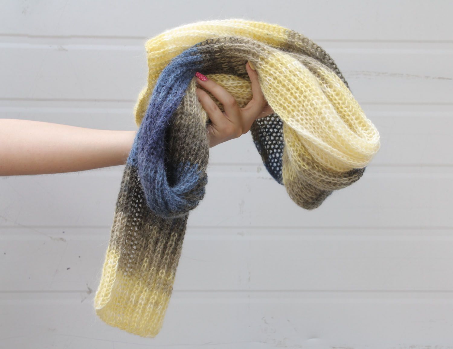 Écharpe féminine tricot main originale en laine angora photo 3