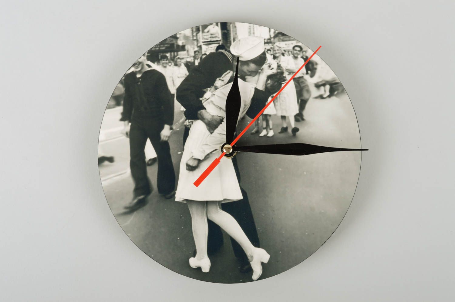 Часы из виниловой пластинки ручной работы часы для дома настенные часы круглые фото 2