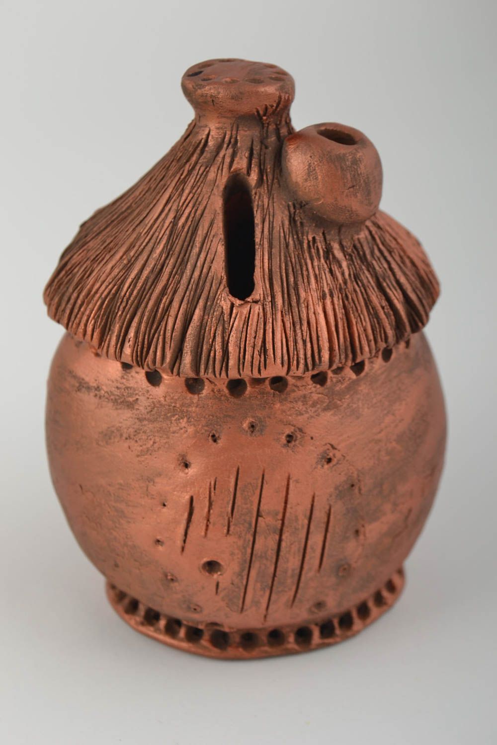 Petite tirelire en céramique brune faite main peinte en forme de maisonnette photo 4