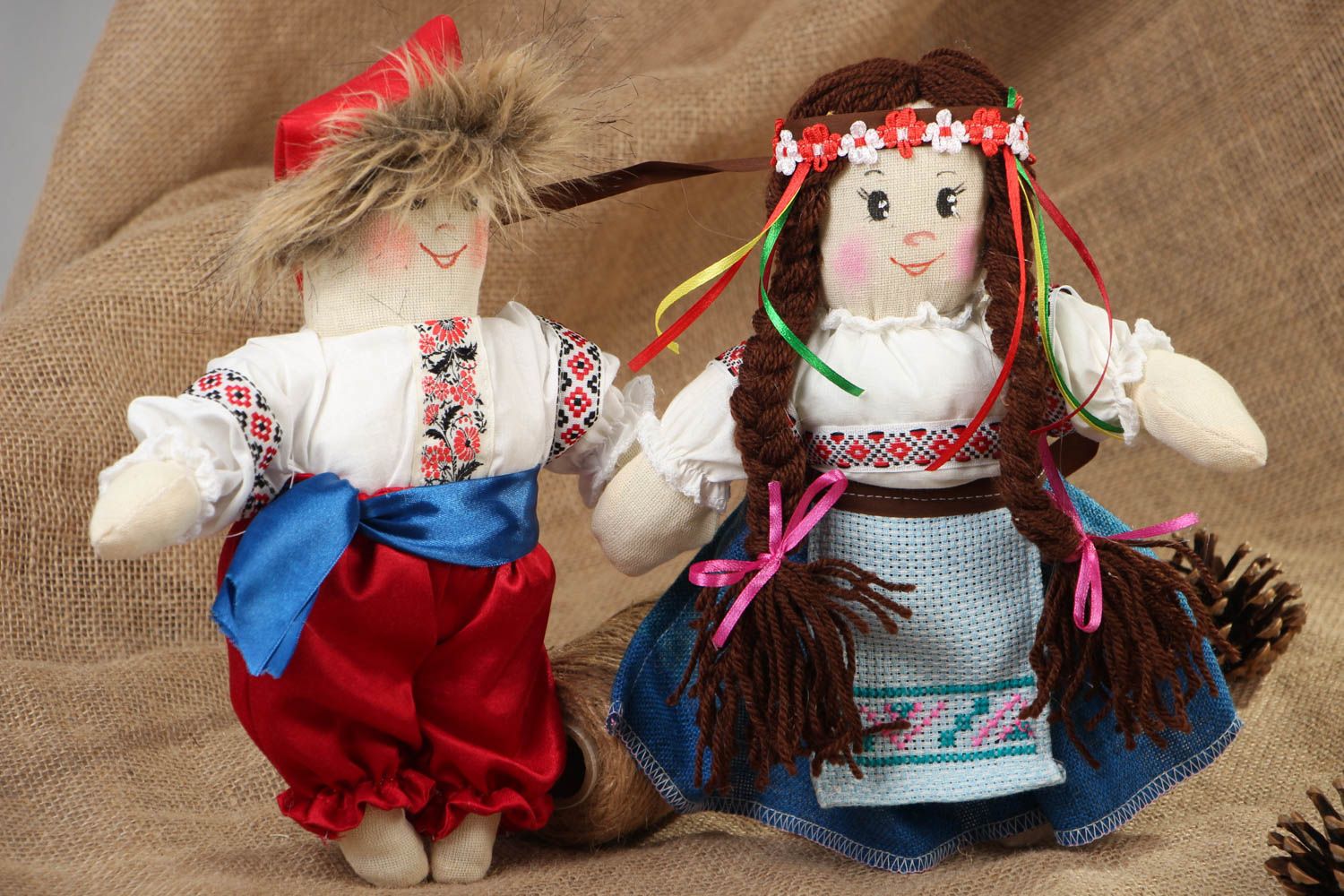 Muñecas de peluche Pareja en trajes étnicos foto 5