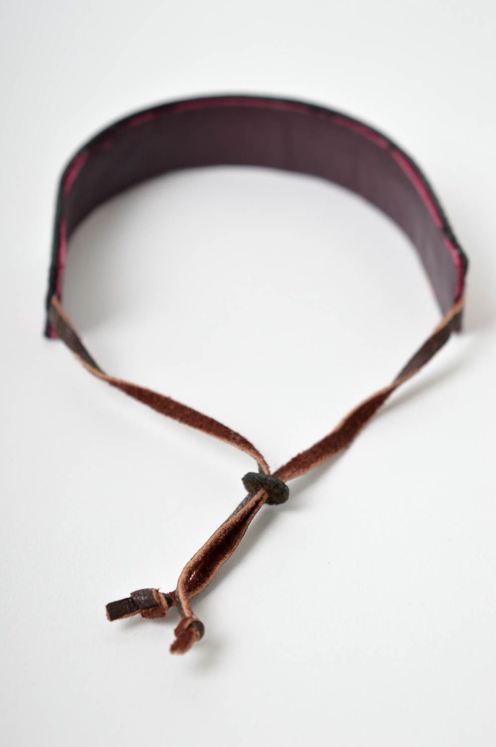 Handgefertigtes Leder Armband Accessoire für Frauen Designer Schmuck mit Mustern foto 3