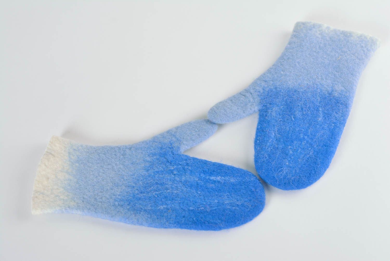 Перчатки варежки ручной работы шерстяные варежки синичка валяные варежки фото 3