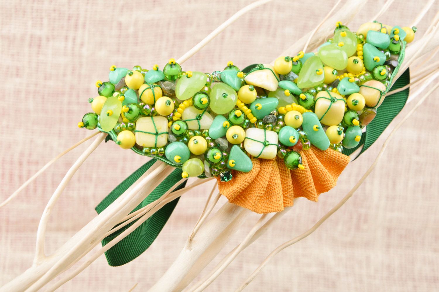Collier collet fait main en perles fantaisie vert design de créateur pour femme photo 5