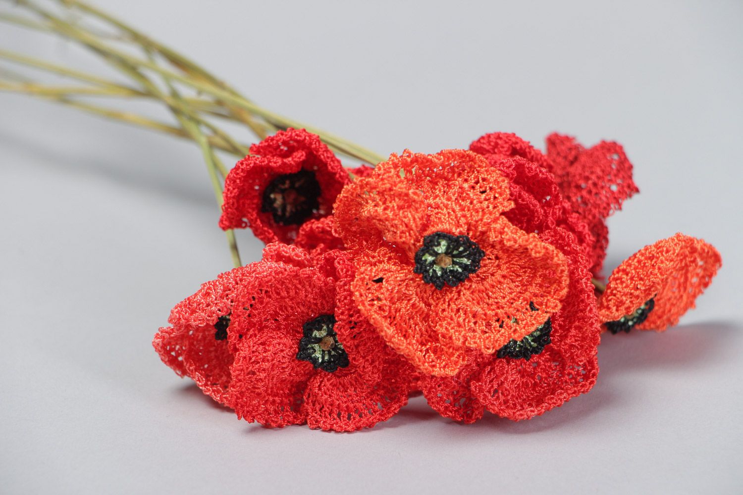 Handmade crocheted decorative beautiful bouquet of red poppies 11 pieces photo 3
