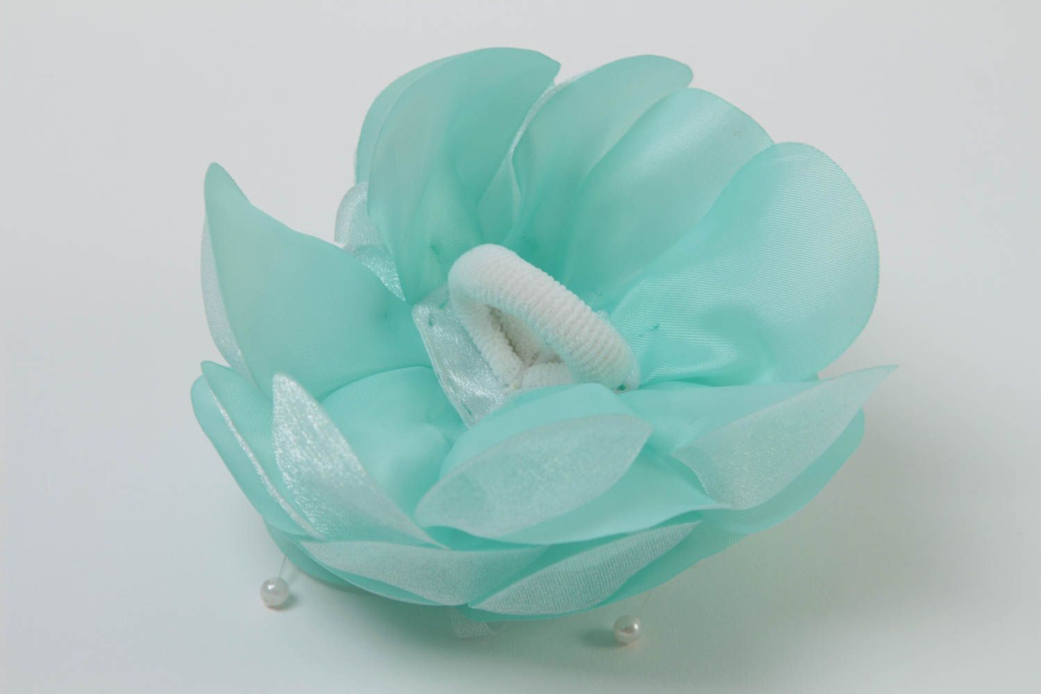 Детская резинка для волос с объемным цветком из органзы воздушная хенд мейд фото 4