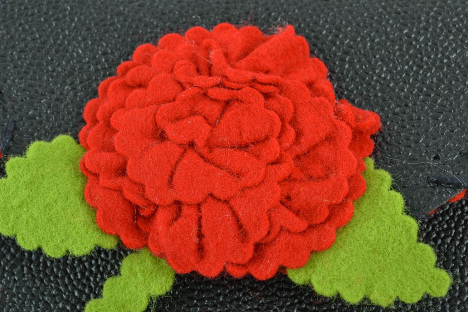 Bolso de cuero artificial con flor foto 3