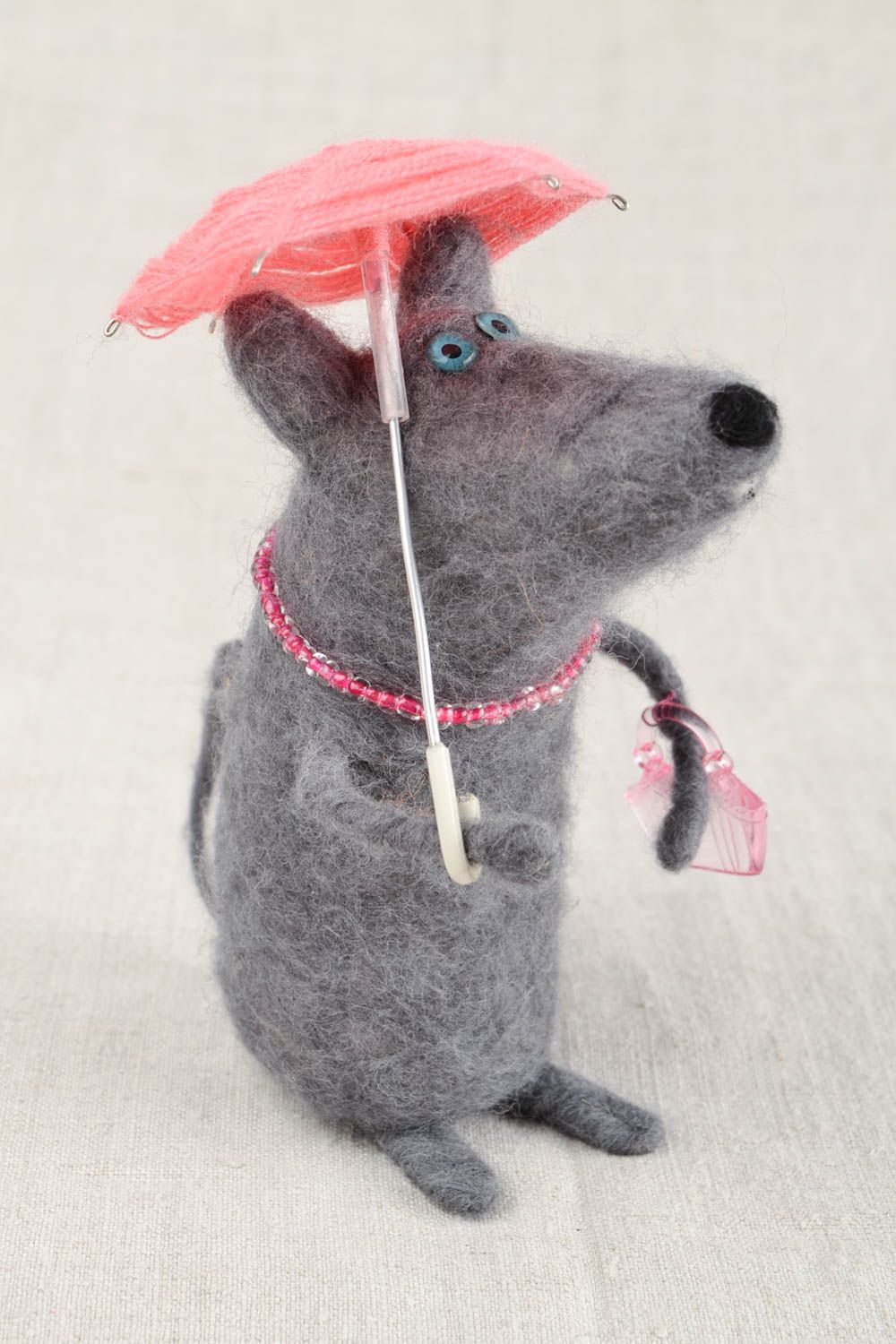 Peluche rat avec parapluie Jouet fait main en laine feutrée Cadeau pour enfant photo 1