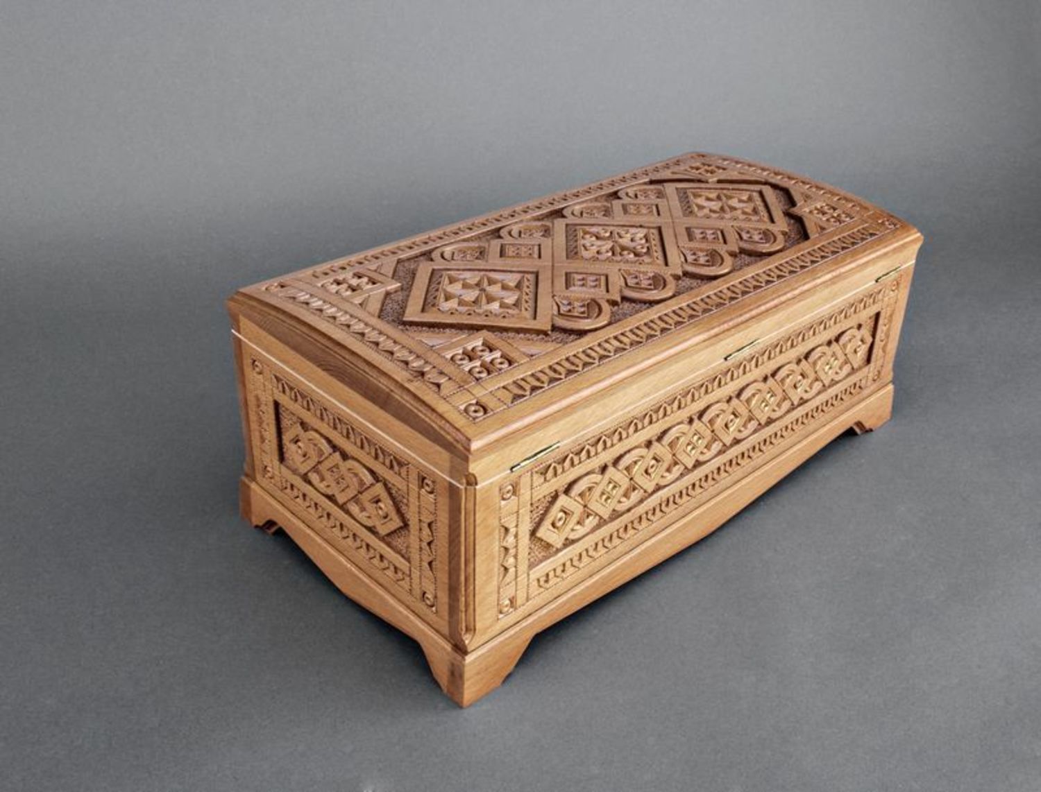 Big carved box for jewelries photo 3
