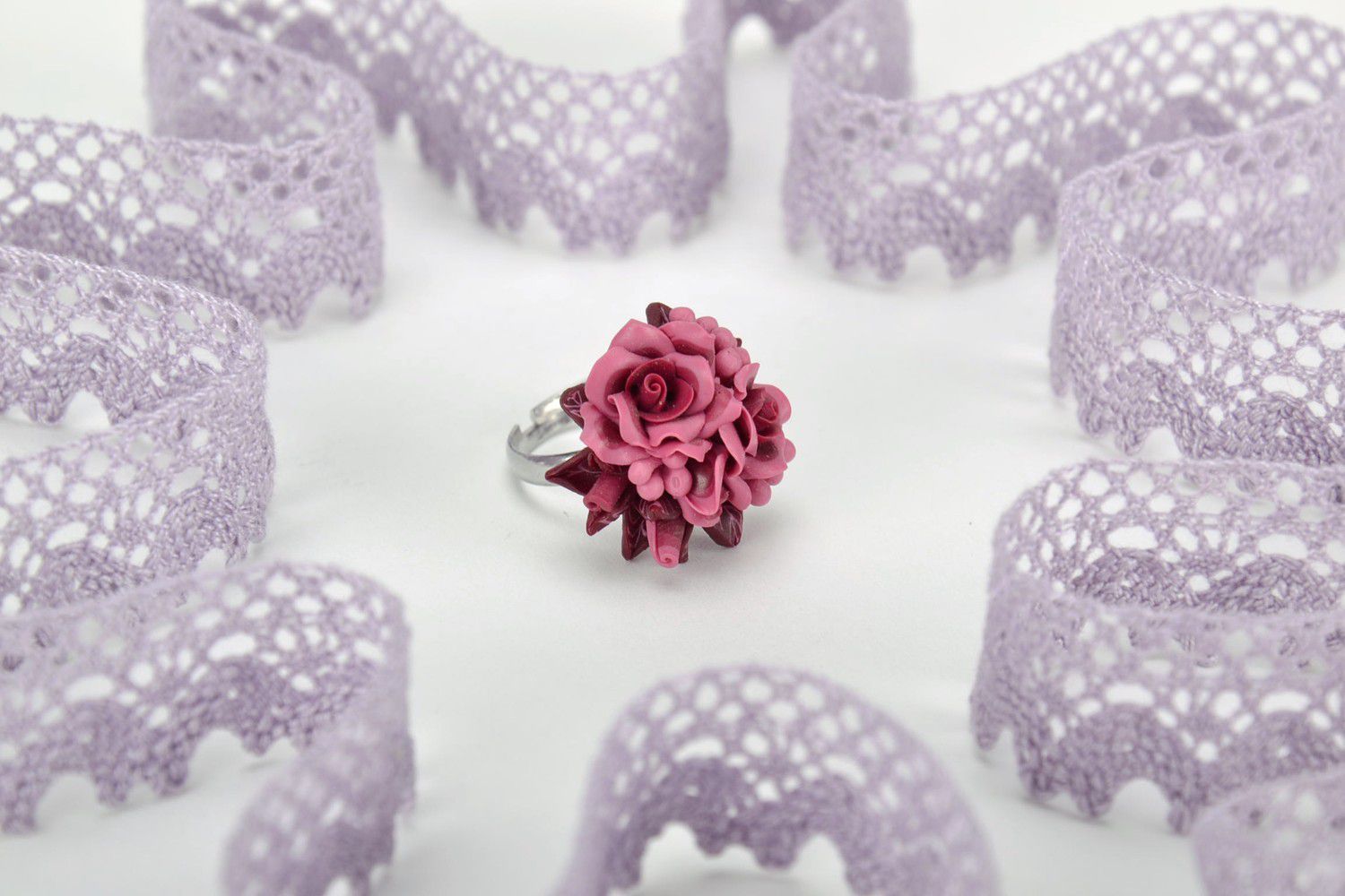 Ring mit Blumen aus Polymerton foto 5