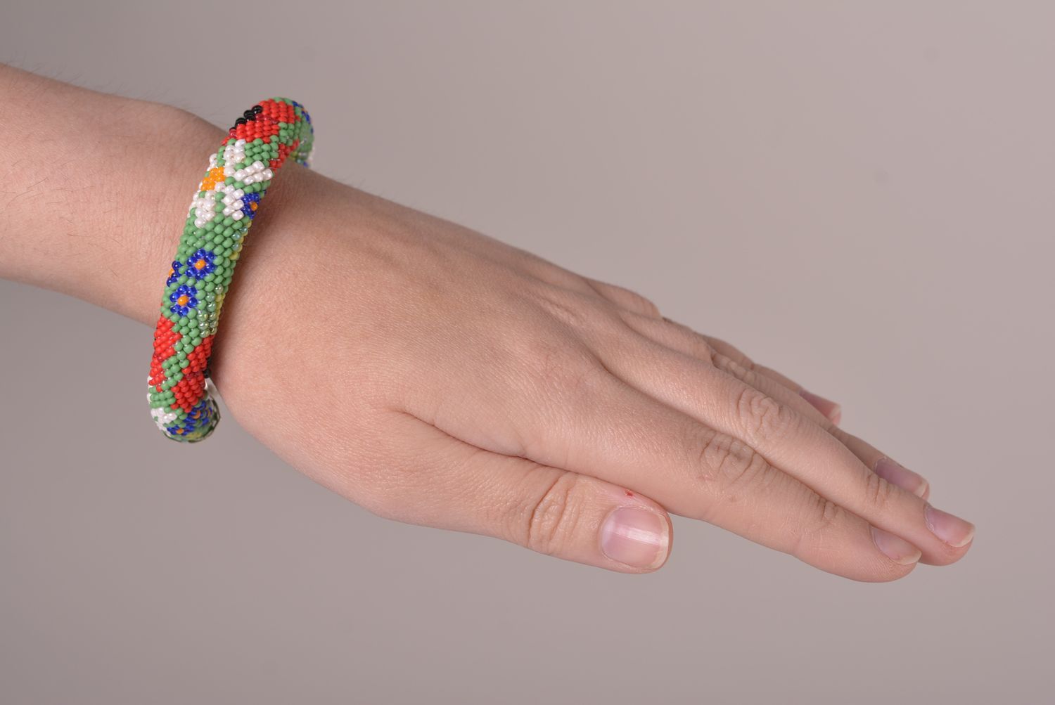 Handmade Schmuck buntes Armband Rocailles Schmuck Damen Armband modisch geblümt foto 3