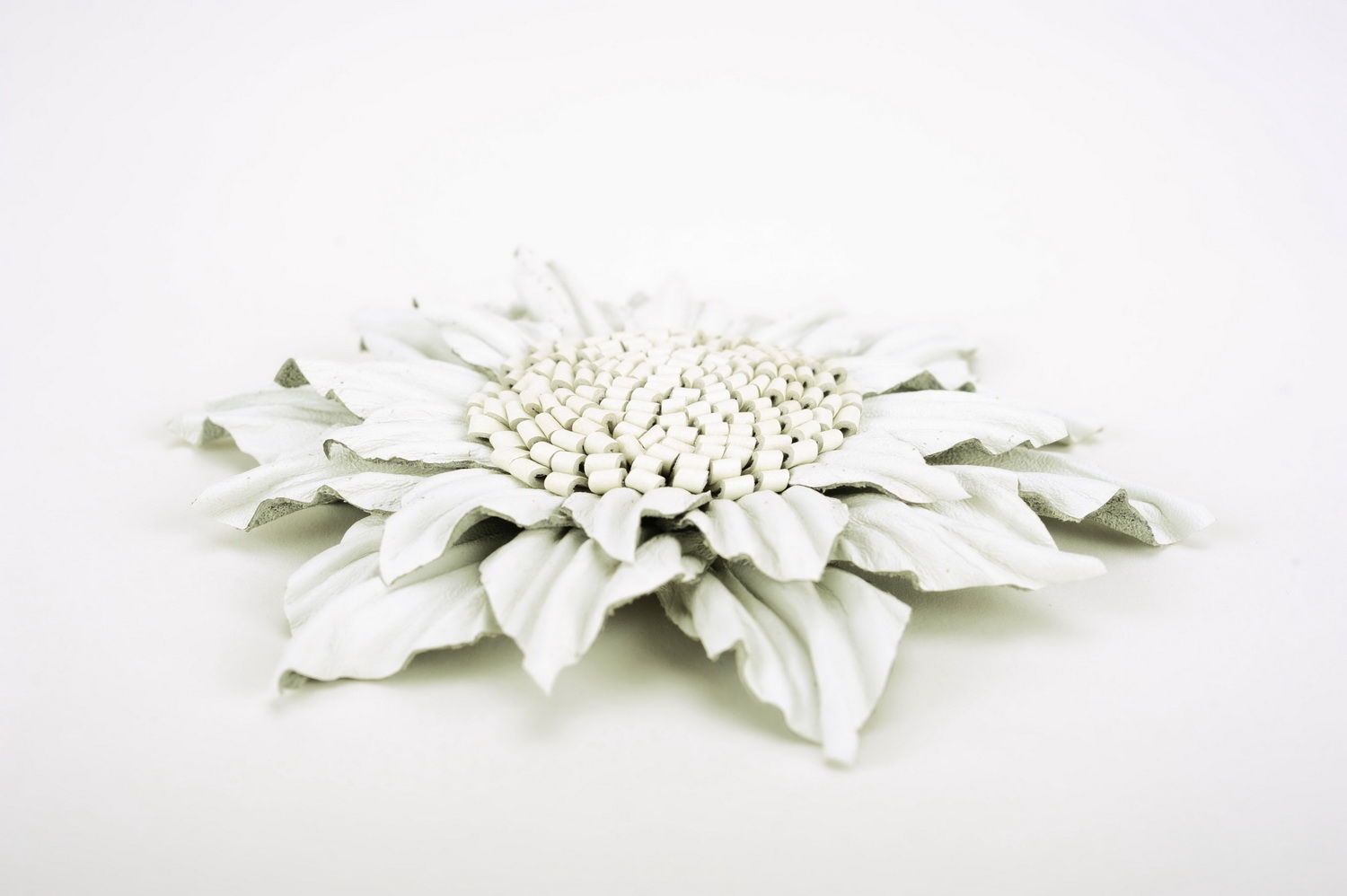 Broche branco-flor foto 1