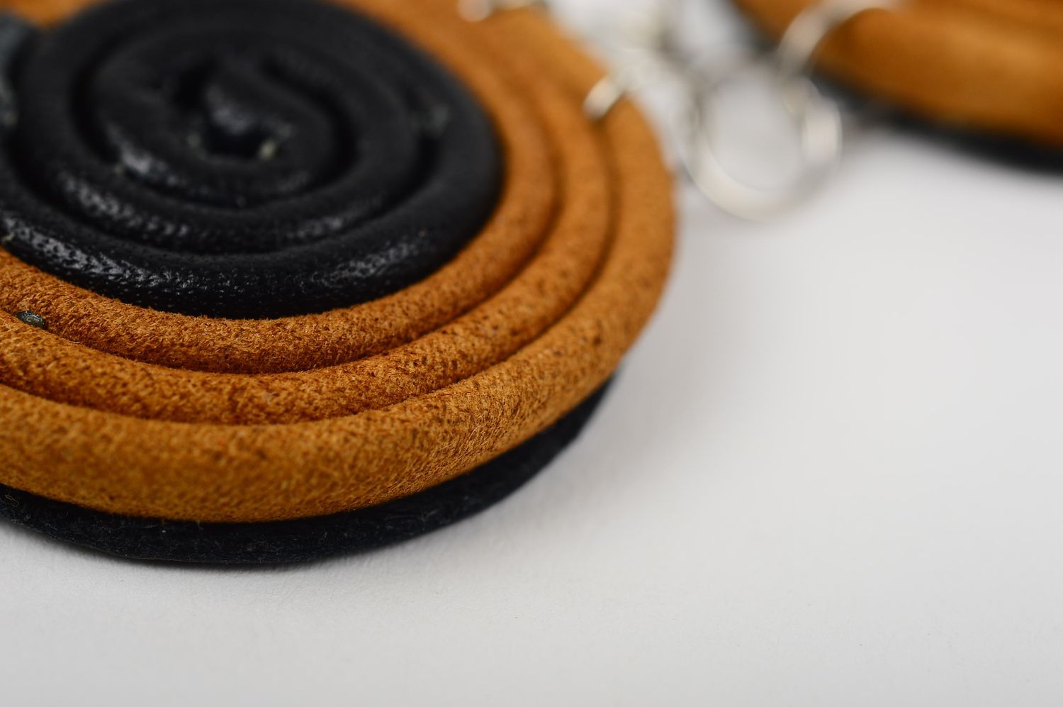 Bracelet cuir Bijou fait main marron noir design cadeau Accessoire femme photo 3