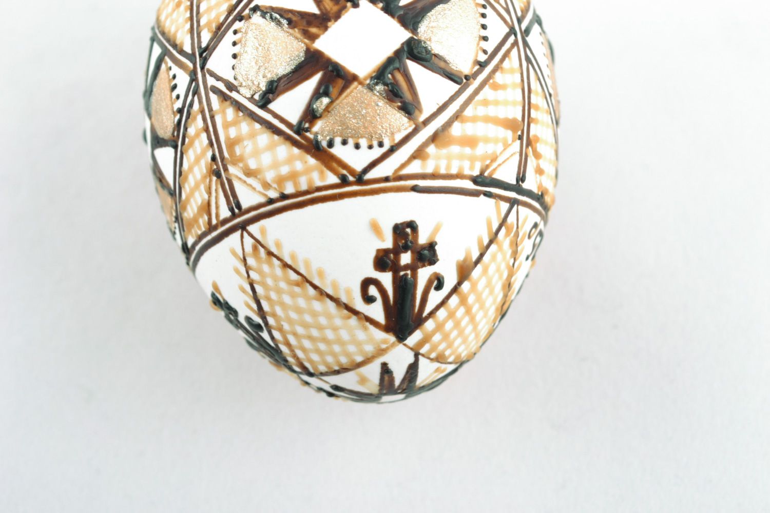 Oeuf de Pâques peint à la cire chaude au motif blanc fait main décoration photo 3