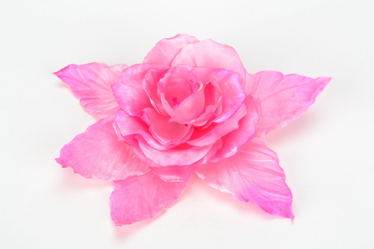 Broche en tissu en forme de fleur rose photo 1