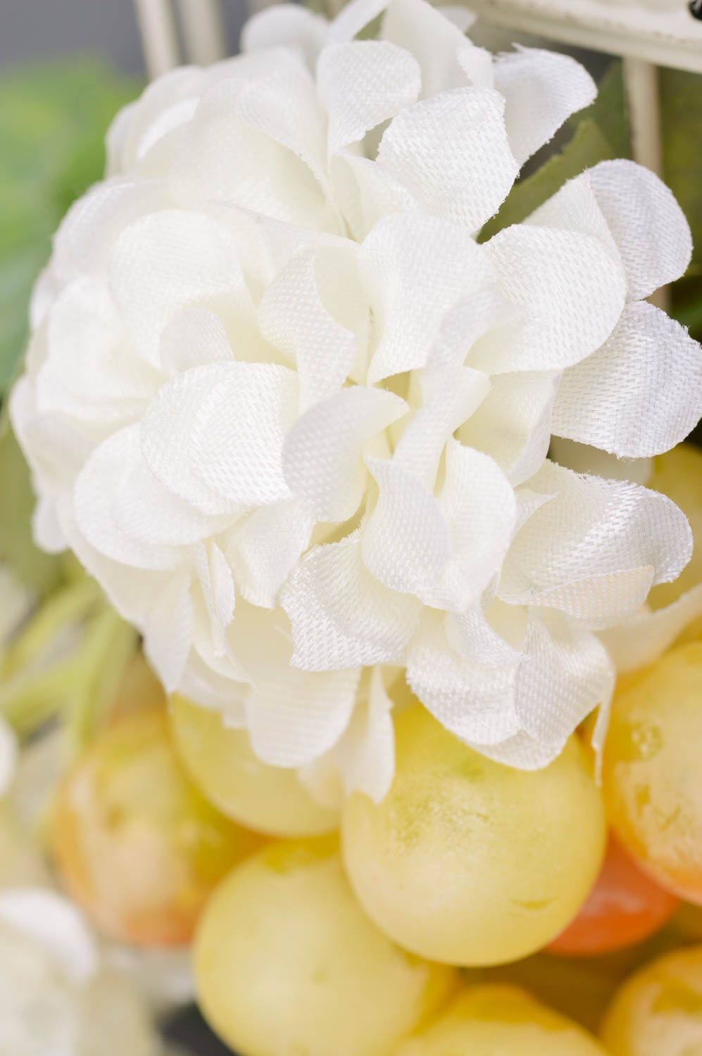 Gabbia decorativa fatta a mano con fiori bianchi e nastri decorazione d'interni foto 5