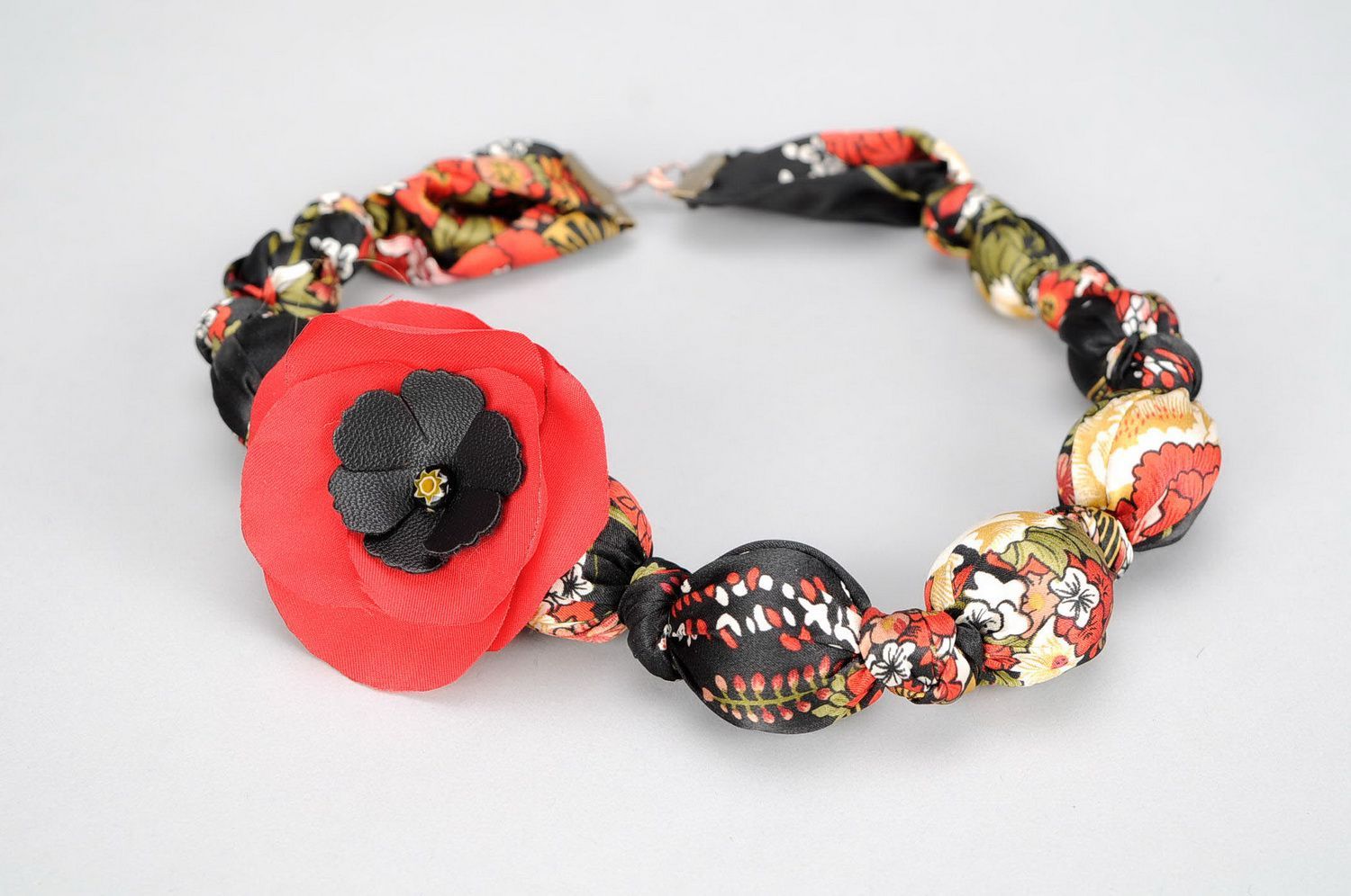 Beads made of silk and wood Red Poppy photo 1
