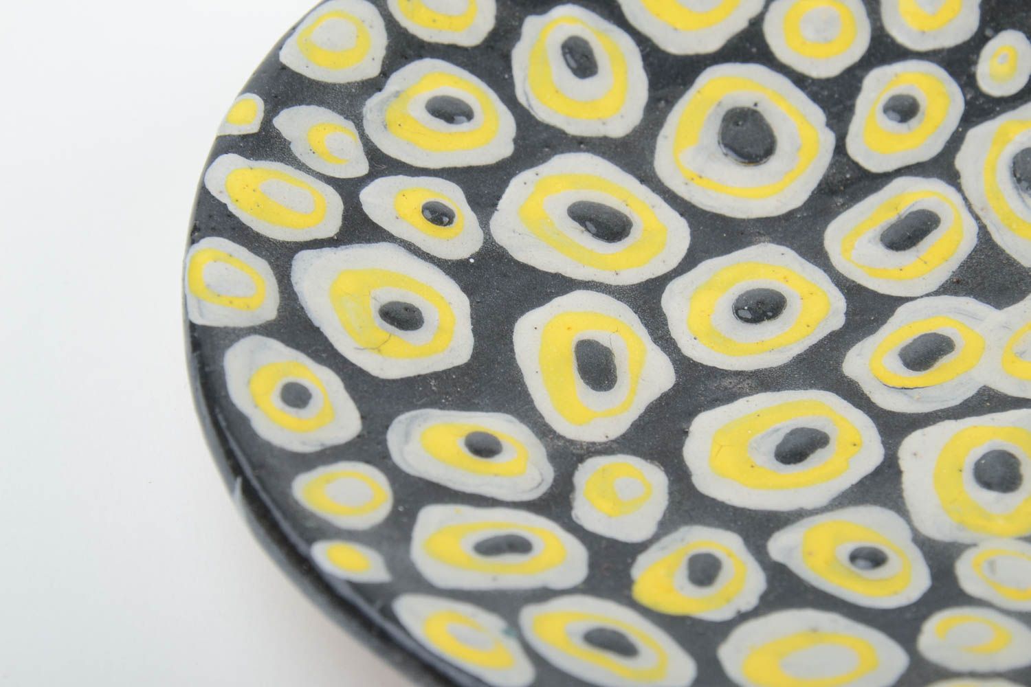 Handmade Keramik Untertasse mit Muster in Schwarz und Weiß klein schön glasiert foto 3