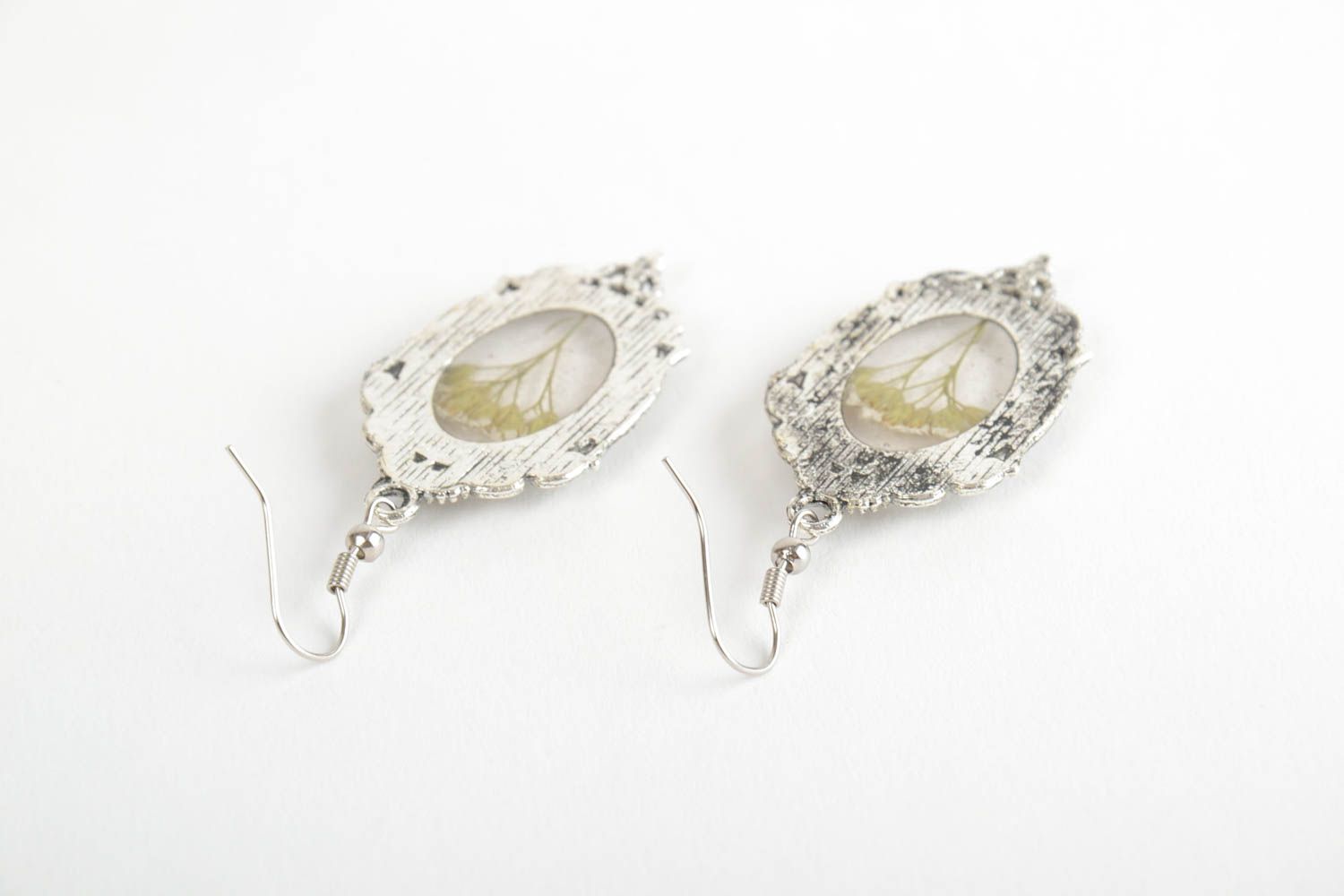 Beautiful women's handmade vintage earrings with dried flowers and epoxy photo 4