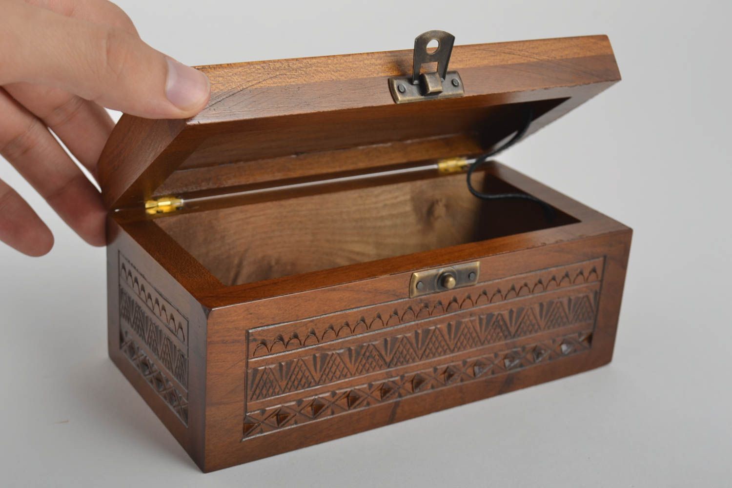 Caja decorativa artesanal cofre de madera tallado regalo original cómodo foto 5