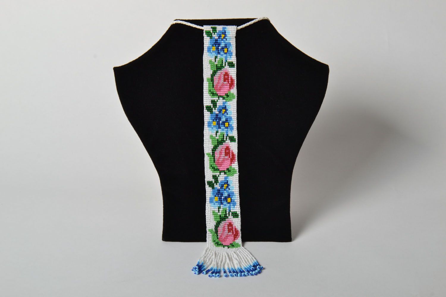 Collana a forma di cravatta fatta a mano bigiotteria con perline accessori donna foto 1