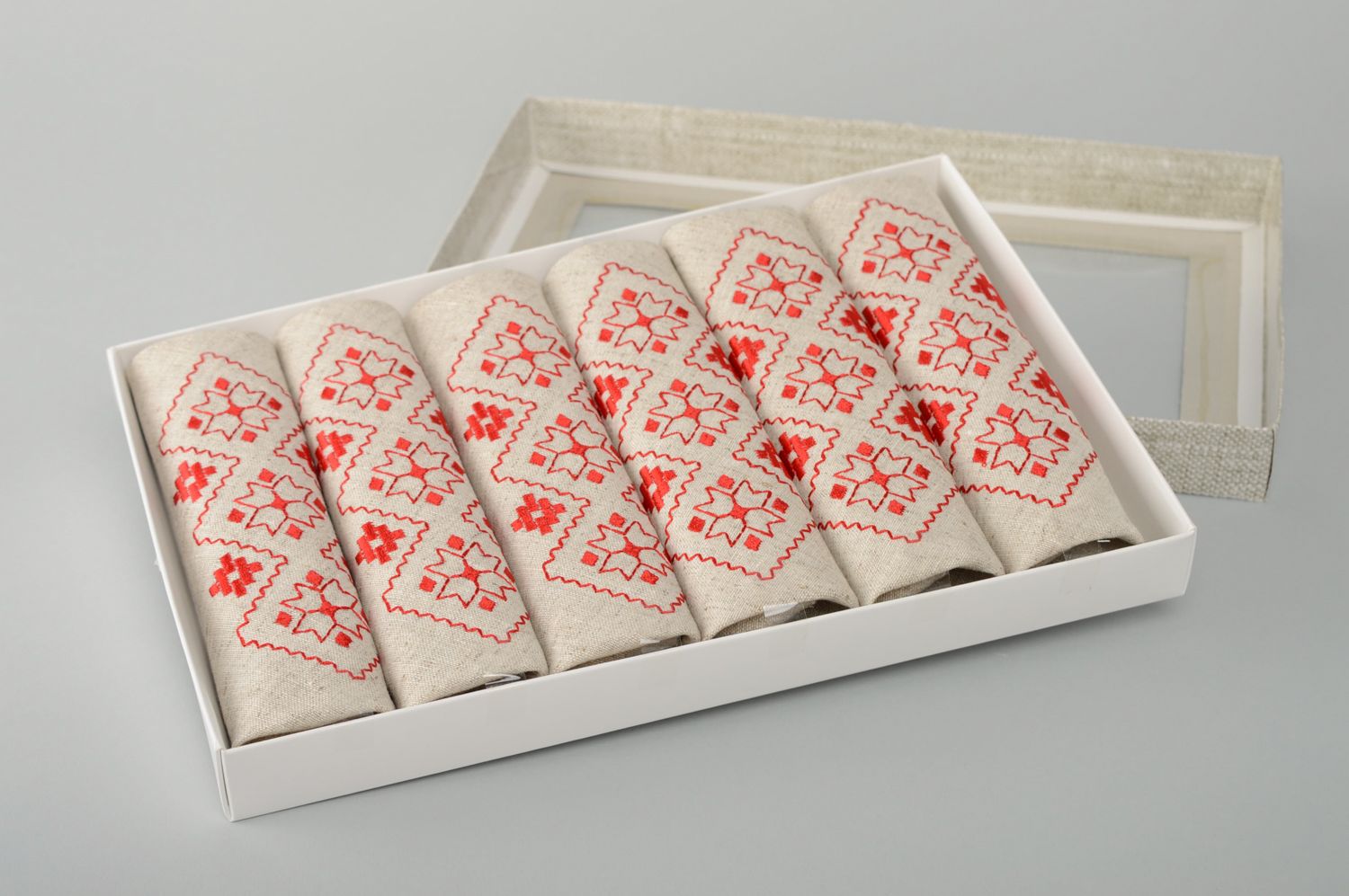Set de servilletas bordadas para servir la mesa 6 piezas foto 1