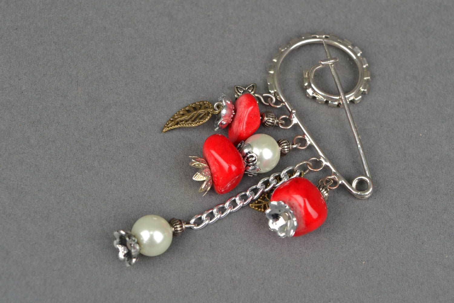 Beautiful handmade brooch with chipped coral photo 4