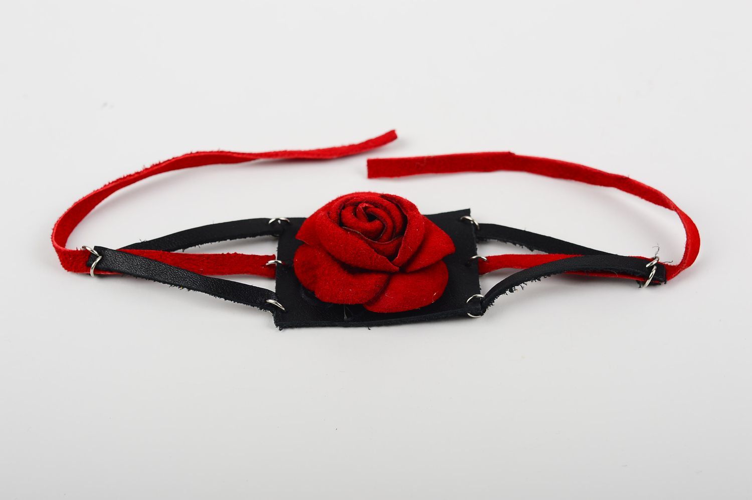 Bracelet cuir Bijou fait main avec rose rouge design Accessoires femme photo 2