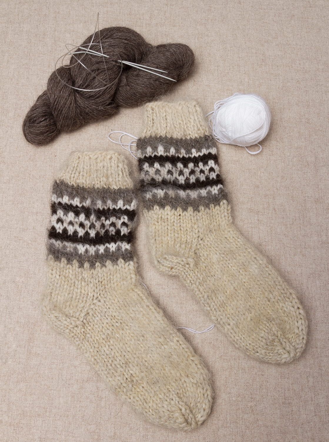Beige wool men's socks photo 1